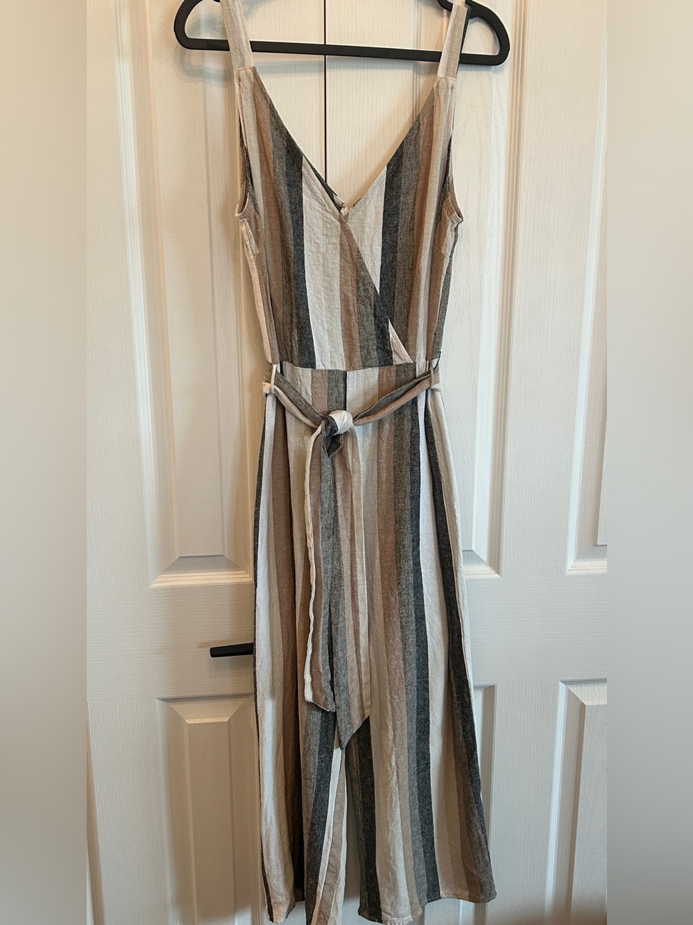 Dynamite Linen Blend Striped Wide Leg Jumpsuit Surplice V-Neck EUC